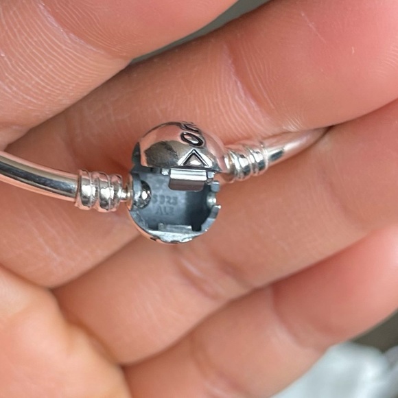 NWT Retired Pandora Limited Edition One in A Million Bangle Bracelet - Picture 6 of 9